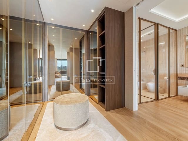 4 bedroom Apartment for sale in Marbella with pool garage - € 11,400,000 (Ref: 9932386)