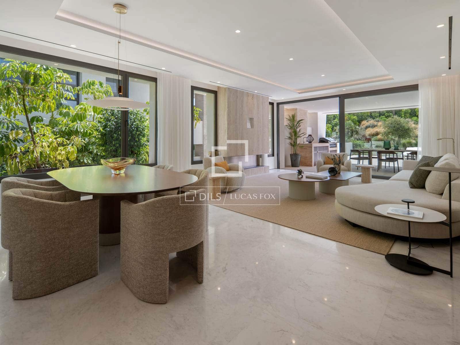 4 bedroom Penthouse for sale in Marbella with pool garage - € 4,850,000 (Ref: 9932387)