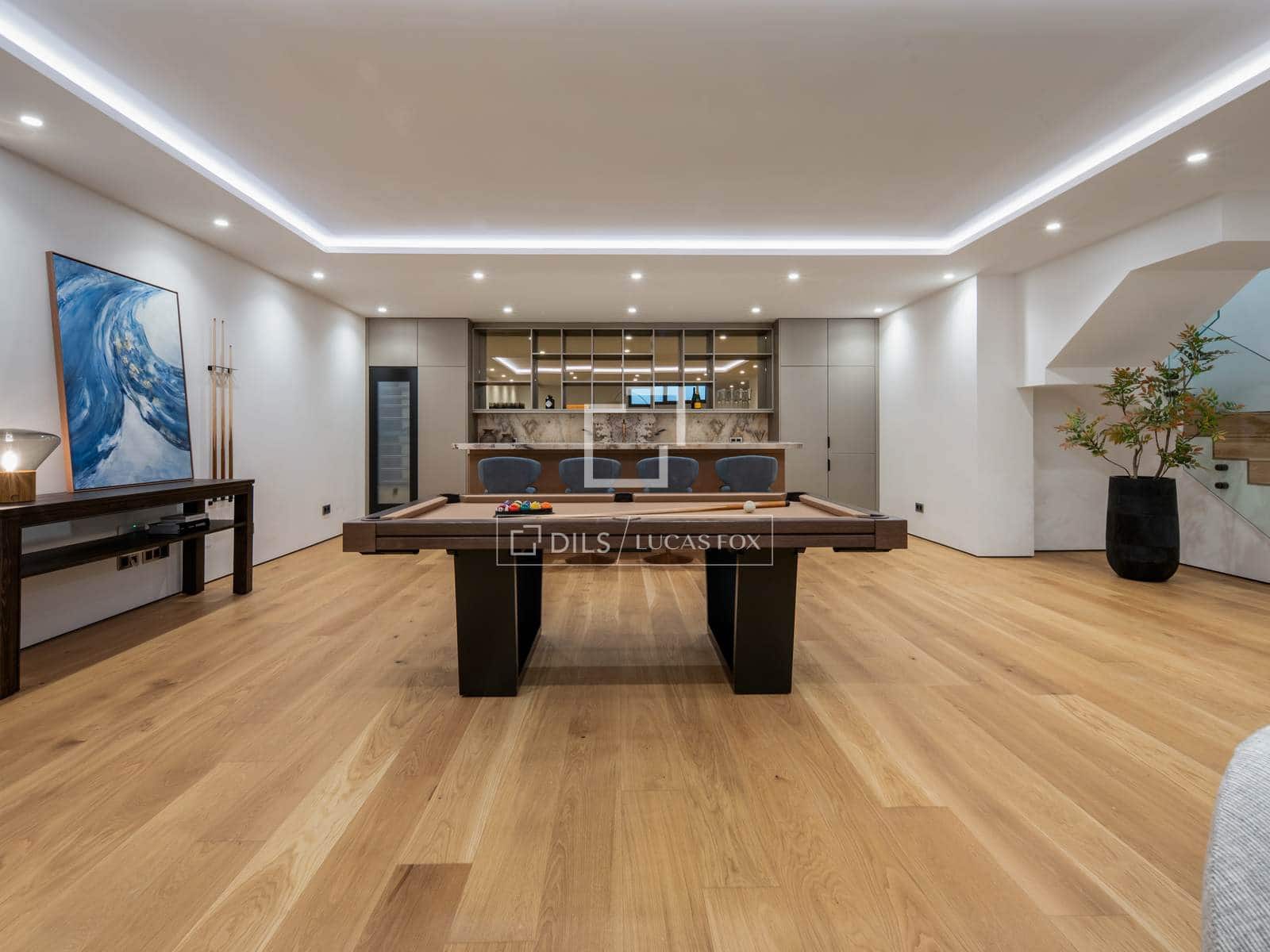 4 bedroom Penthouse for sale in Marbella with pool garage - € 4,850,000 (Ref: 9932387)