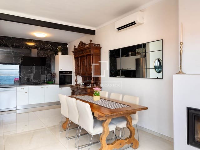 3 soverom Villa til salgs i Roses med svømmebasseng garasje - € 895 000 (Ref: 9932559)