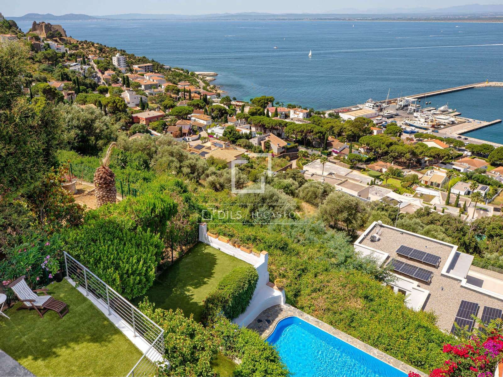 3 soveværelse Villa til salg i Roses med swimmingpool garage - € 895.000 (Ref: 9932559)
