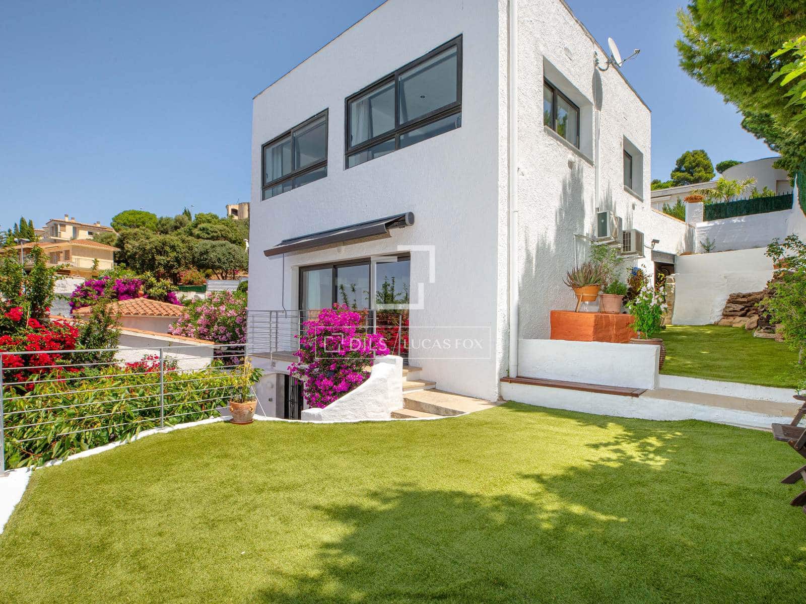 3 soveværelse Villa til salg i Roses med swimmingpool garage - € 895.000 (Ref: 9932559)
