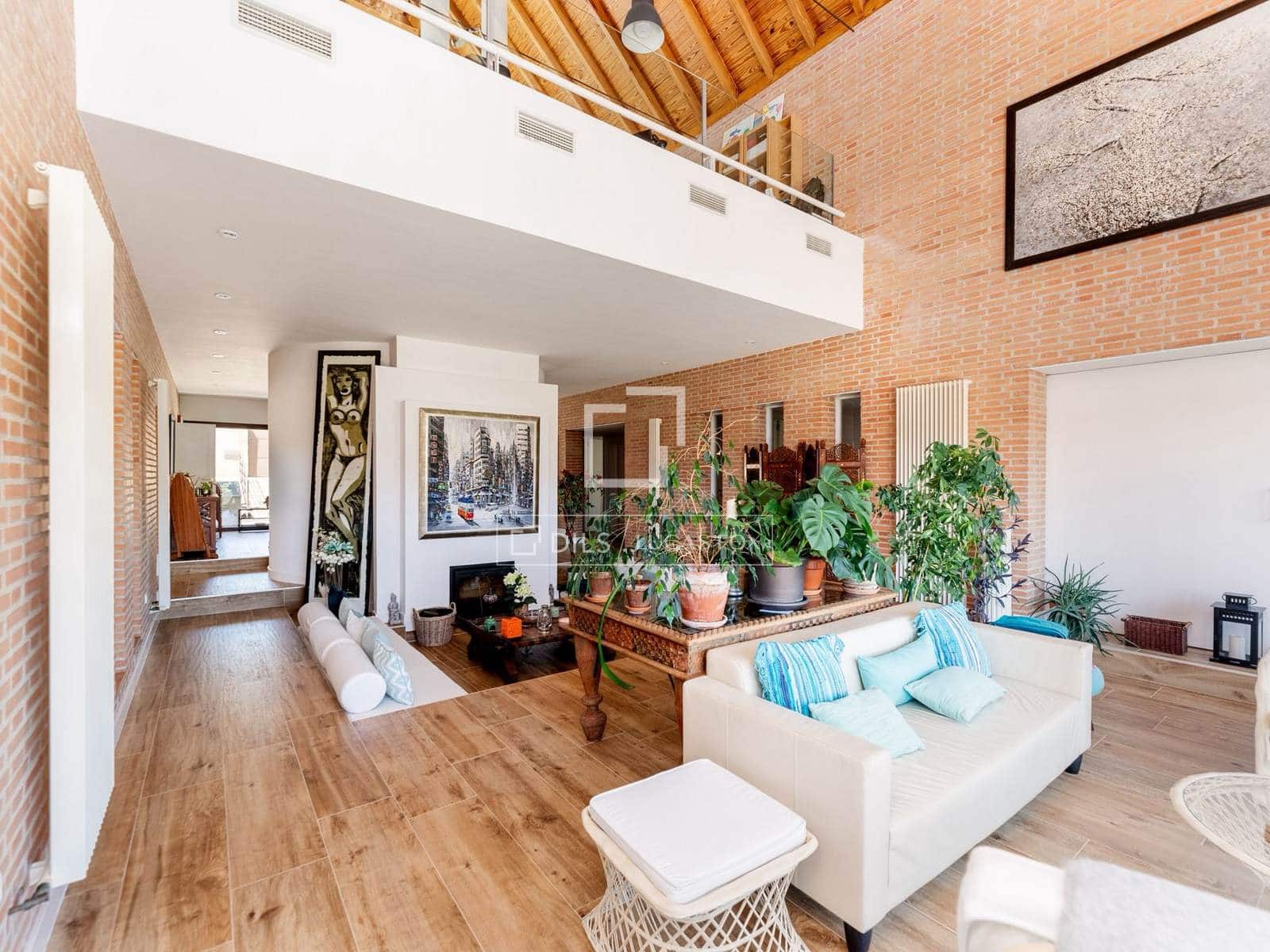 8 bedroom Villa for sale in Las Rozas de Madrid with pool garage - € 1,975,000 (Ref: 9935098)