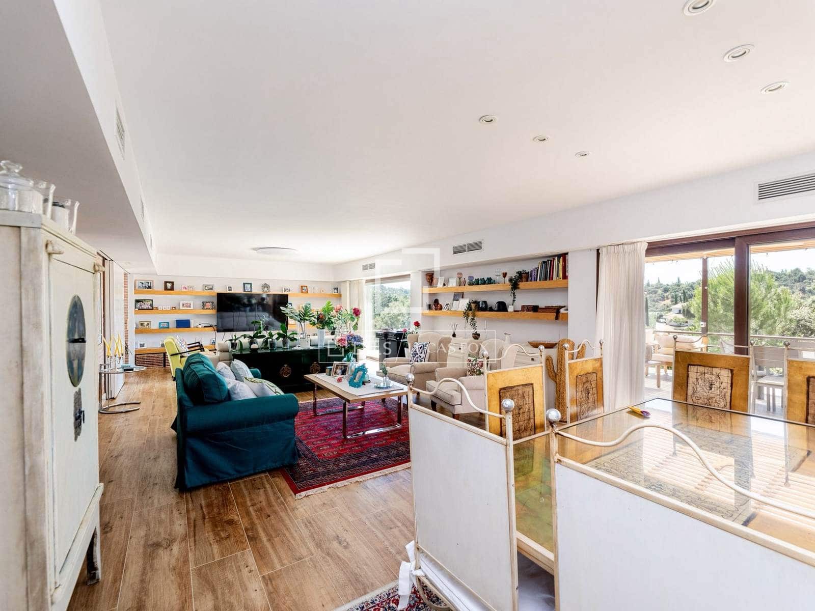 8 bedroom Villa for sale in Las Rozas de Madrid with pool garage - € 1,975,000 (Ref: 9935098)