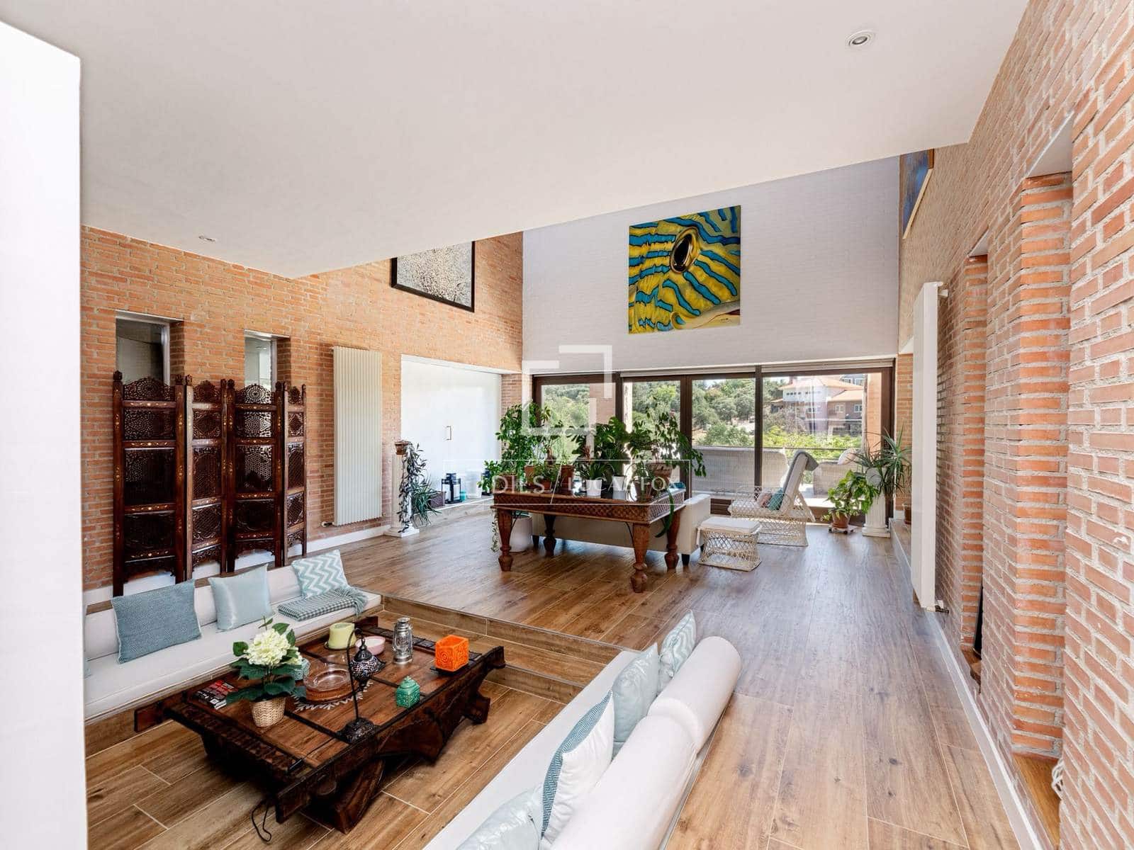 8 bedroom Villa for sale in Las Rozas de Madrid with pool garage - € 1,975,000 (Ref: 9935098)