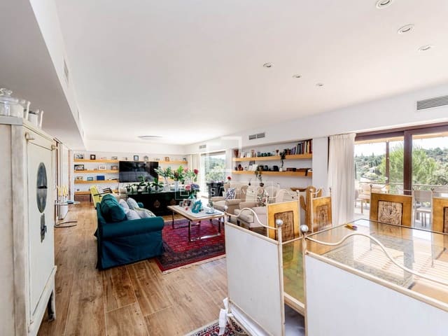 Chalet de 8 habitaciones en Las Rozas de Madrid en venta con piscina garaje - 1.975.000 € (Ref: 9935098)