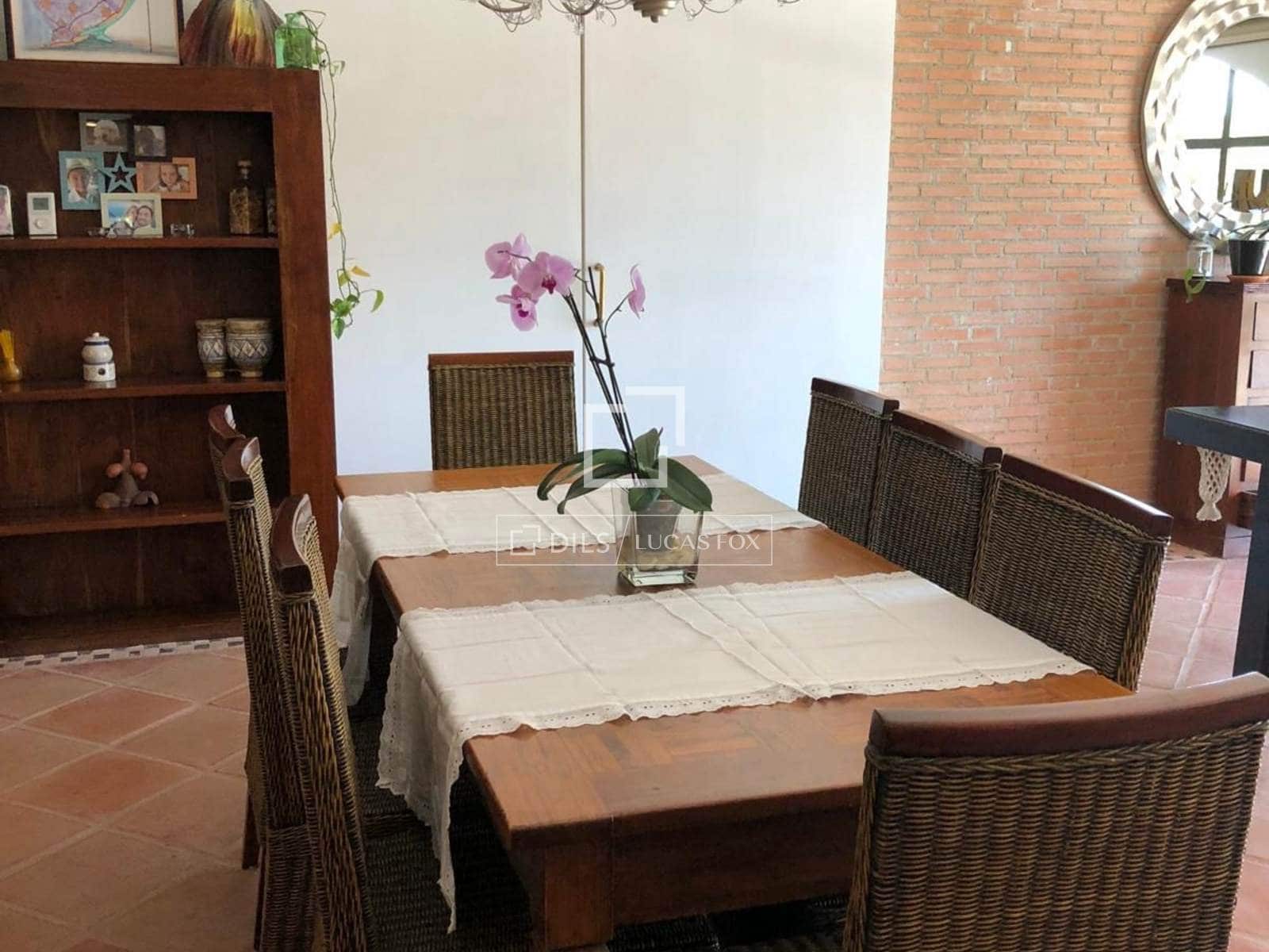 8 bedroom Villa for sale in Las Rozas de Madrid with pool garage - € 1,975,000 (Ref: 9935098)