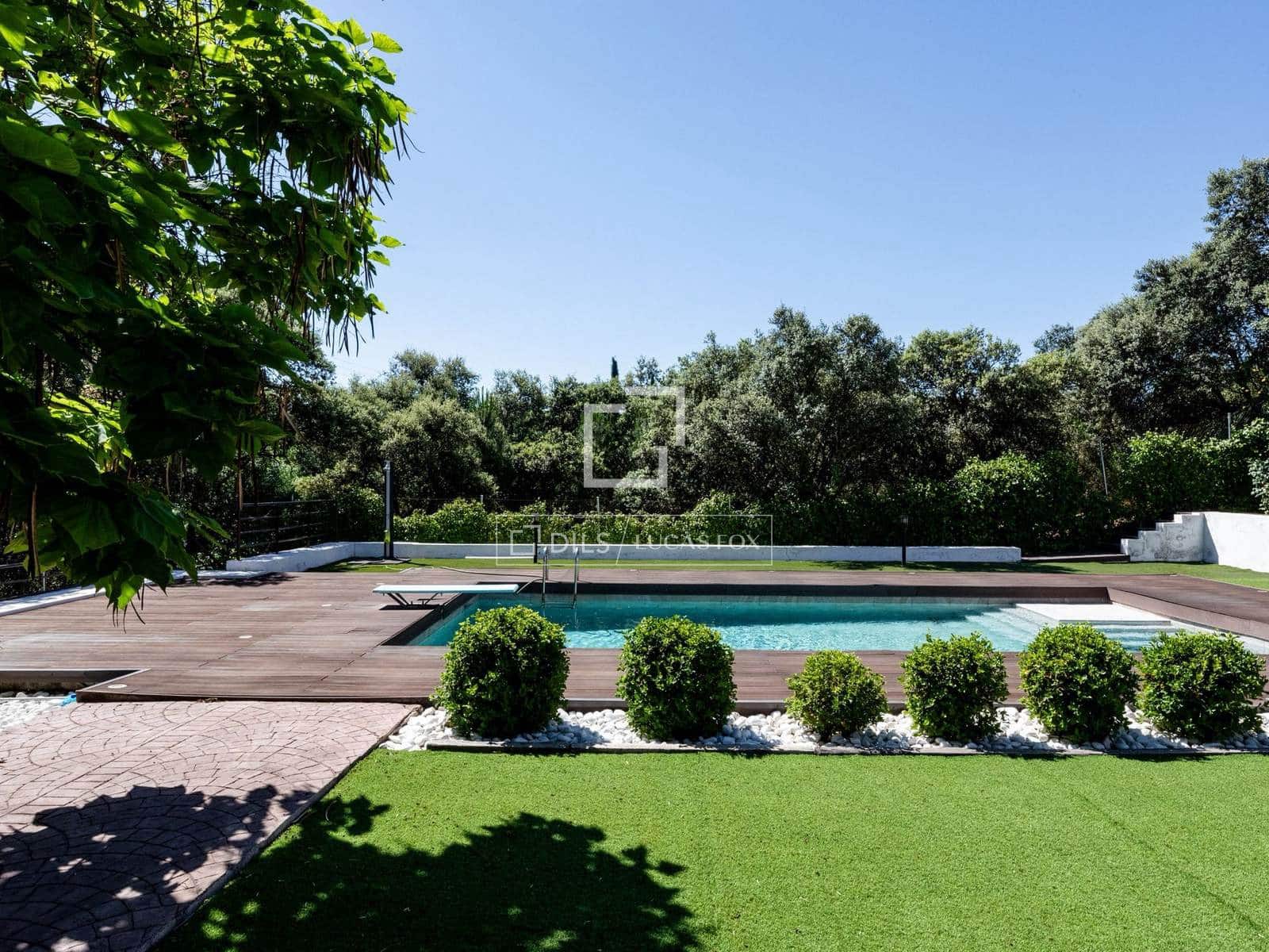 8 bedroom Villa for sale in Las Rozas de Madrid with pool garage - € 1,975,000 (Ref: 9935098)