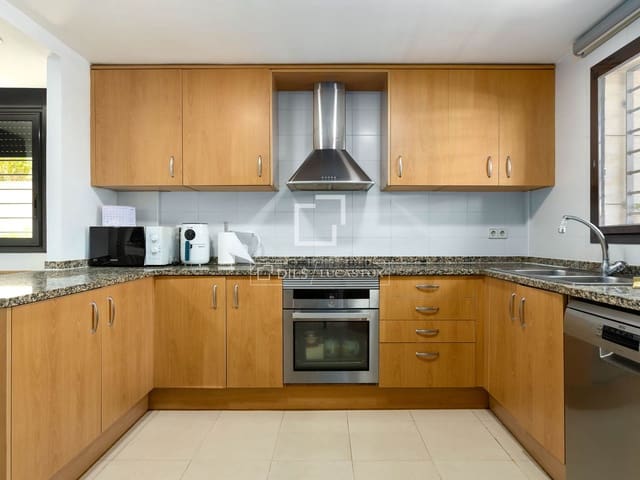 5 soveværelse Villa til salg i Cabrils med garage - € 645.000 (Ref: 9935099)