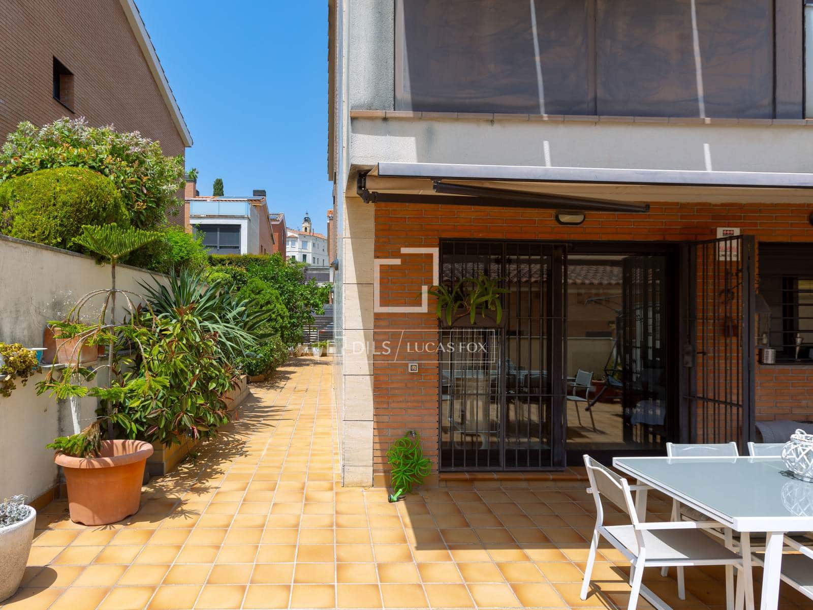 5 bedroom Villa for sale in Cabrils with garage - € 645,000 (Ref: 9935099)