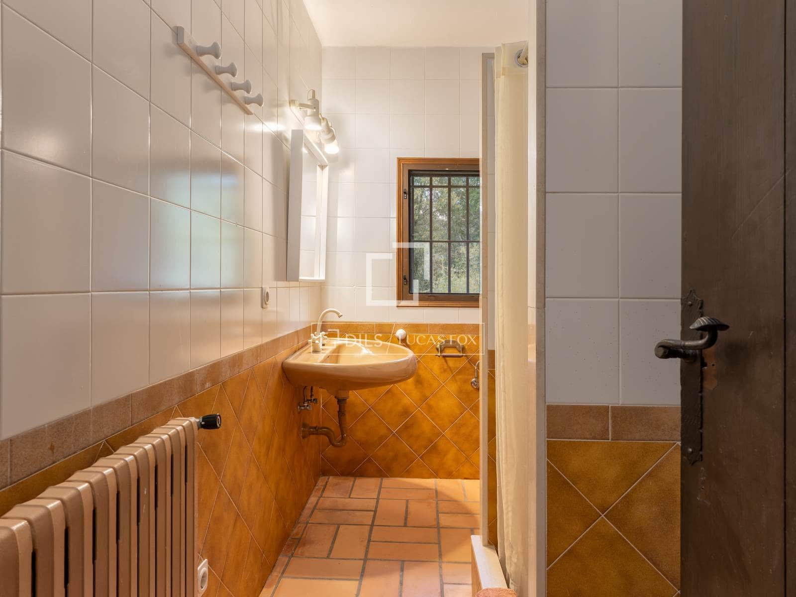 6 soveværelse Finca/Landehus til salg i Mont-ras med swimmingpool - € 2.225.000 (Ref: 9935100)