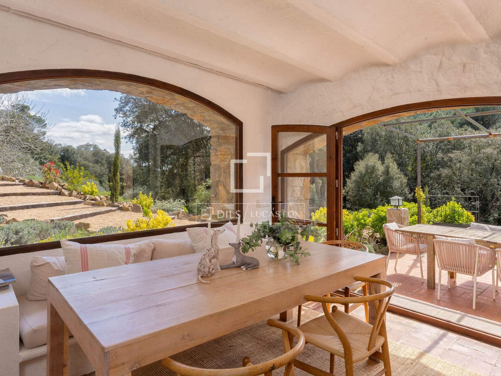6 soveværelse Finca/Landehus til salg i Mont-ras med swimmingpool - € 2.225.000 (Ref: 9935100)