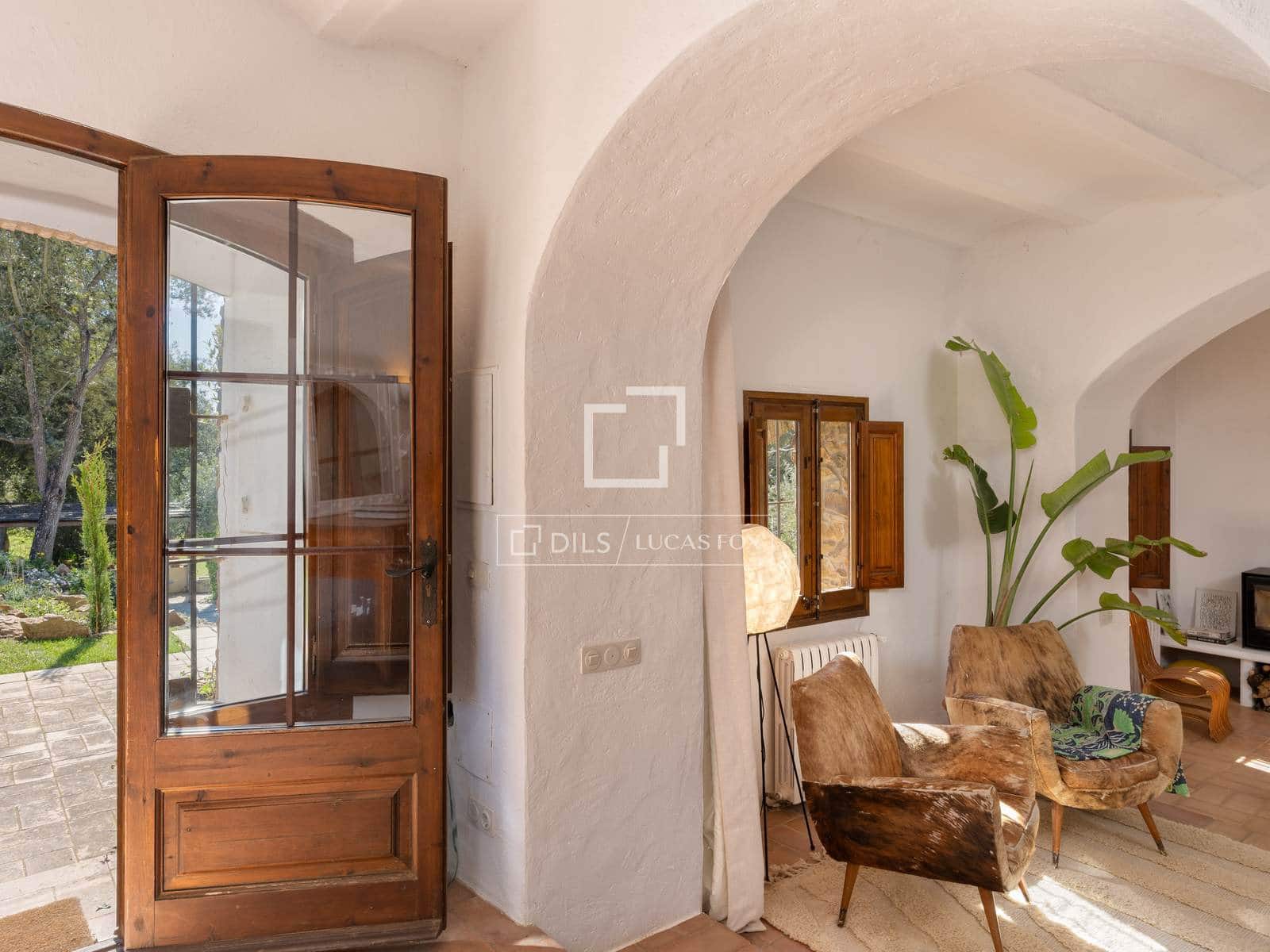 6 soveværelse Finca/Landehus til salg i Mont-ras med swimmingpool - € 2.225.000 (Ref: 9935100)