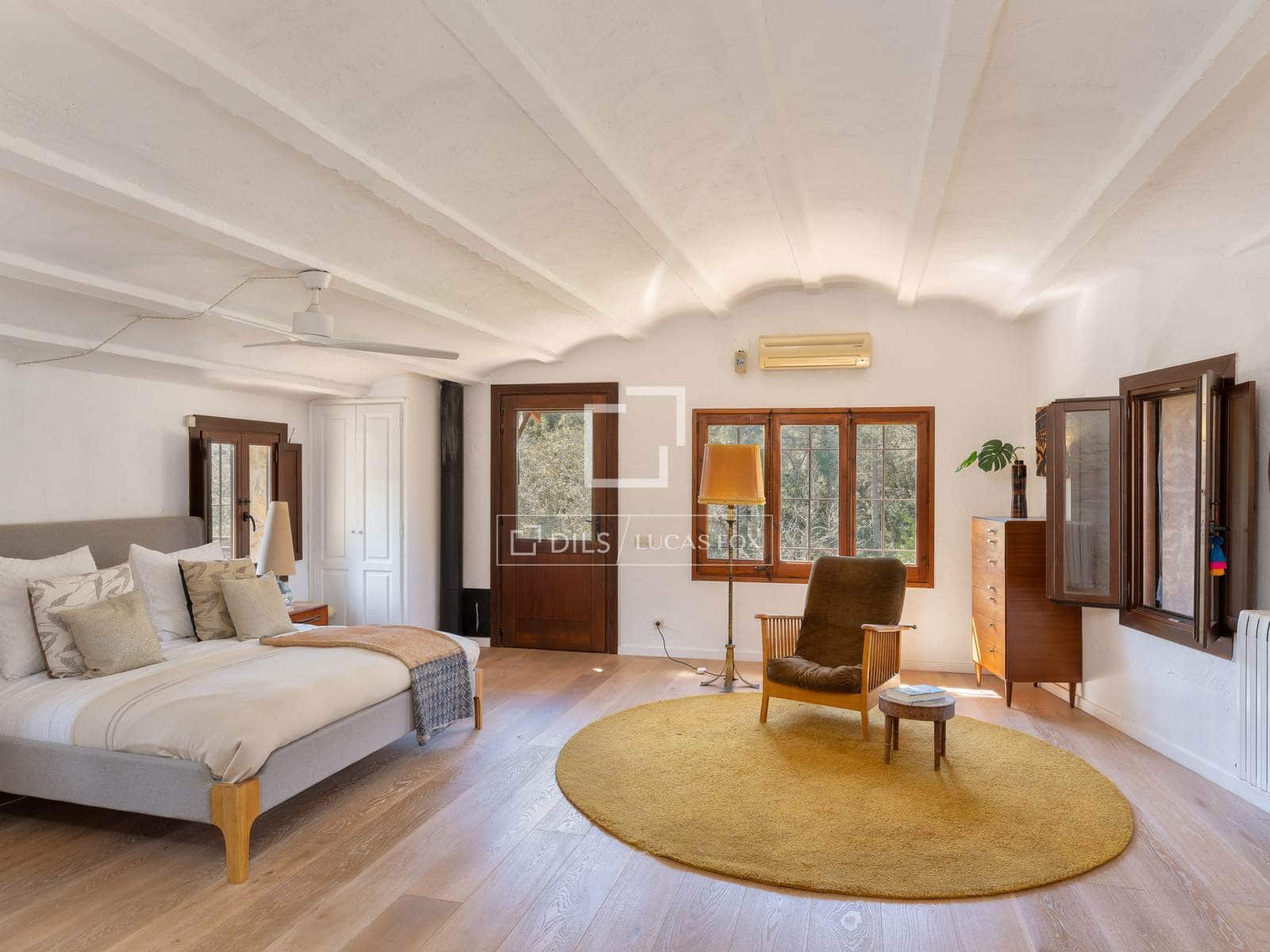 6 soveværelse Finca/Landehus til salg i Mont-ras med swimmingpool - € 2.225.000 (Ref: 9935100)