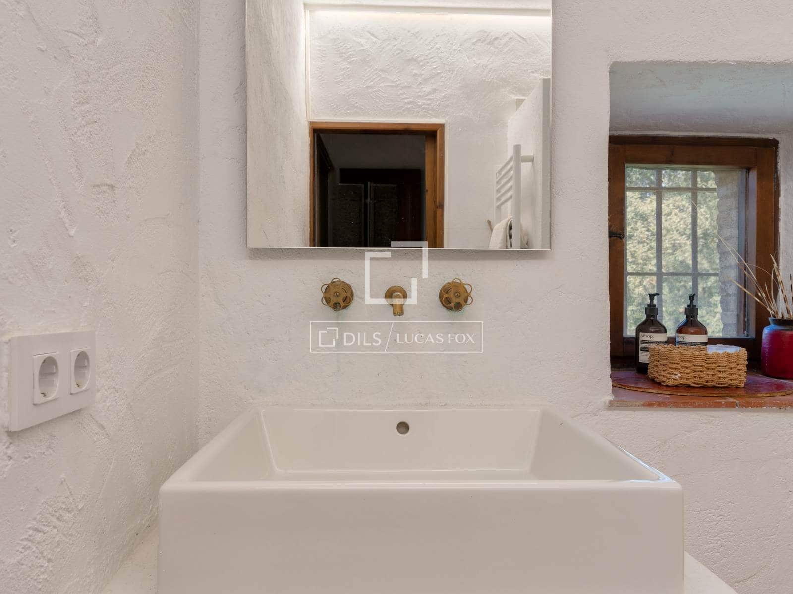 6 soveværelse Finca/Landehus til salg i Mont-ras med swimmingpool - € 2.225.000 (Ref: 9935100)