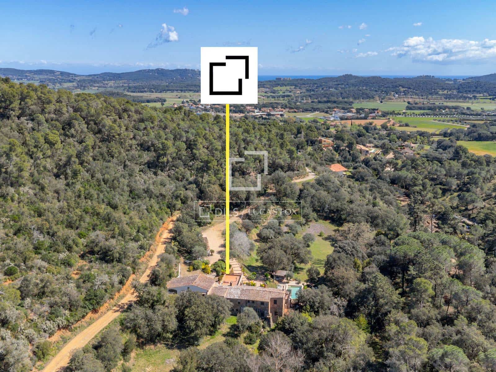 6 soveværelse Finca/Landehus til salg i Mont-ras med swimmingpool - € 2.225.000 (Ref: 9935100)