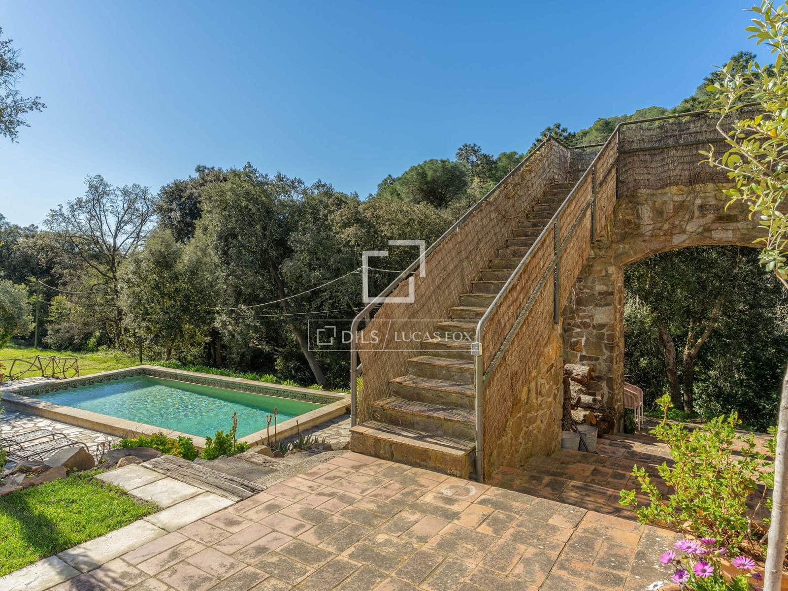 6 soveværelse Finca/Landehus til salg i Mont-ras med swimmingpool - € 2.225.000 (Ref: 9935100)