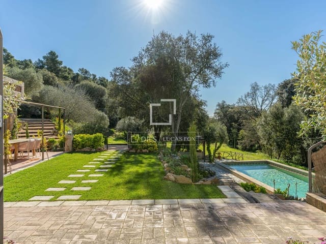 6 soveværelse Finca/Landehus til salg i Mont-ras med swimmingpool - € 2.225.000 (Ref: 9935100)