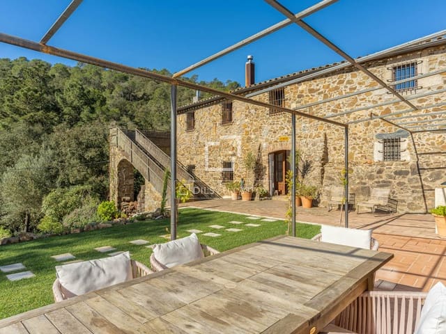 6 soveværelse Finca/Landehus til salg i Mont-ras med swimmingpool - € 2.225.000 (Ref: 9935100)