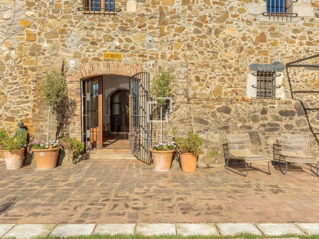 6 soveværelse Finca/Landehus til salg i Mont-ras med swimmingpool - € 2.225.000 (Ref: 9935100)