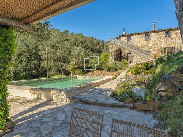 6 Zimmer Finca/Landgut zu verkaufen in Mont-ras mit Pool Garage - 2.225.000 € (Ref: 9935100)