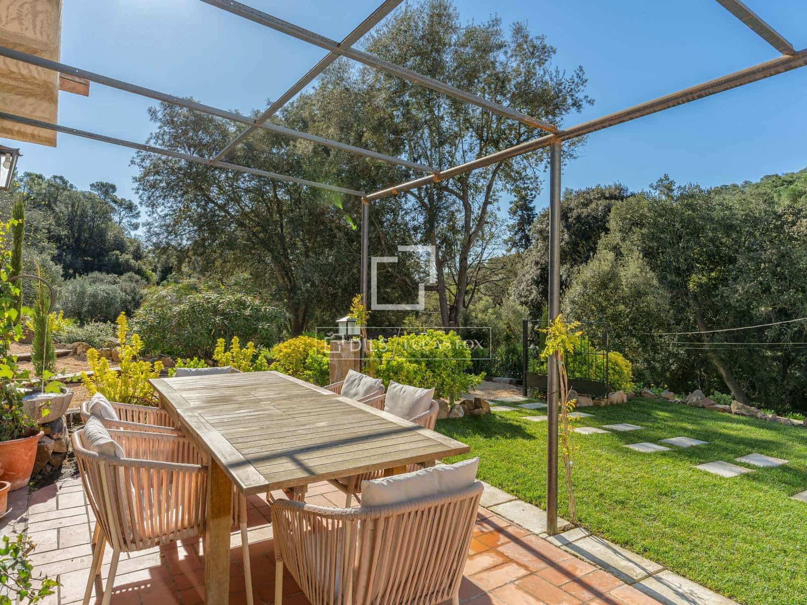 6 soveværelse Finca/Landehus til salg i Mont-ras med swimmingpool - € 2.225.000 (Ref: 9935100)