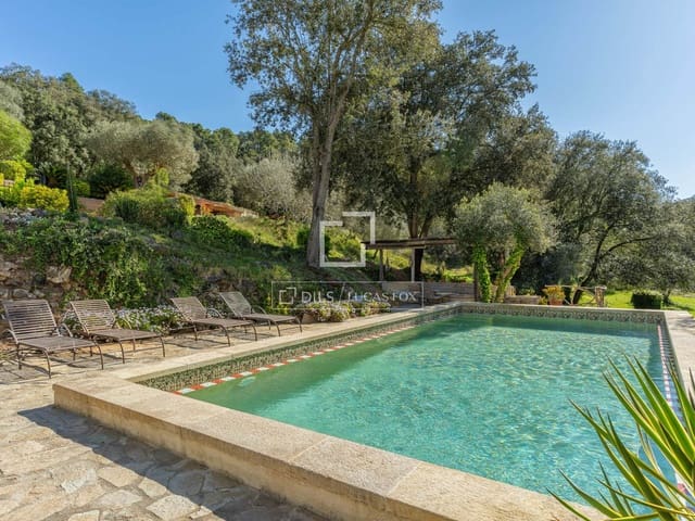 6 soveværelse Finca/Landehus til salg i Mont-ras med swimmingpool - € 2.225.000 (Ref: 9935100)