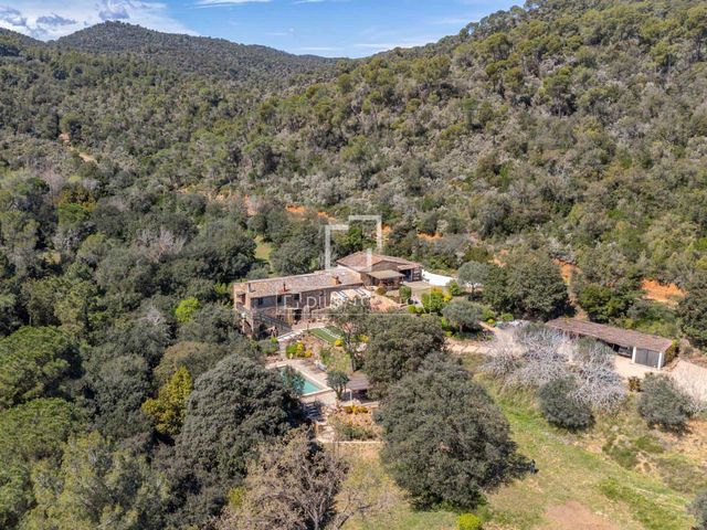6 Zimmer Finca/Landgut zu verkaufen in Mont-ras mit Pool Garage - 2.225.000 € (Ref: 9935100)