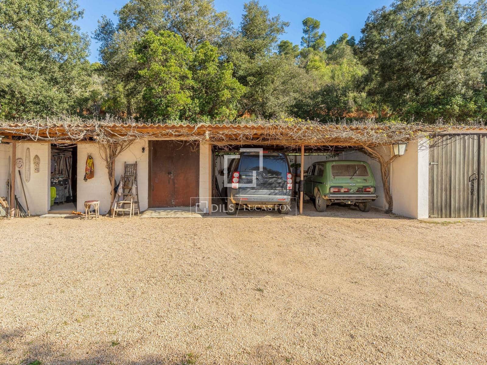 6 soveværelse Finca/Landehus til salg i Mont-ras med swimmingpool - € 2.225.000 (Ref: 9935100)