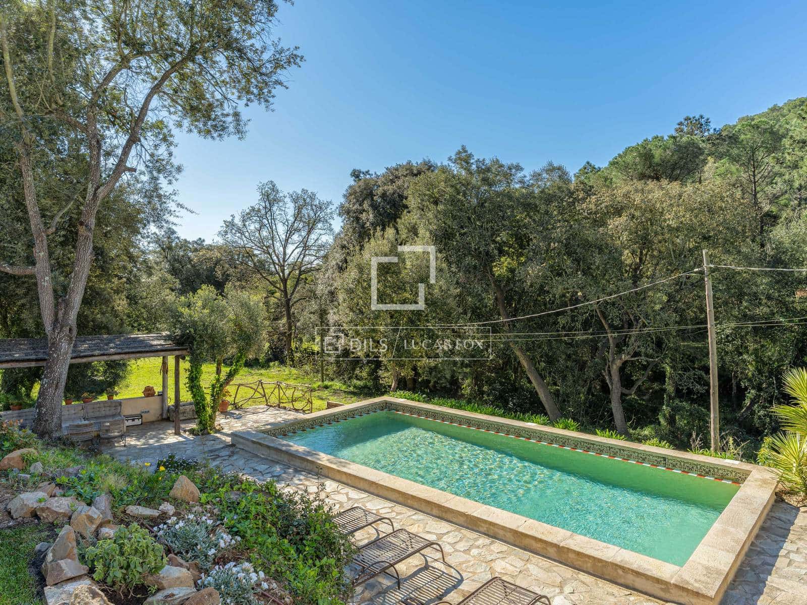 6 soveværelse Finca/Landehus til salg i Mont-ras med swimmingpool - € 2.225.000 (Ref: 9935100)