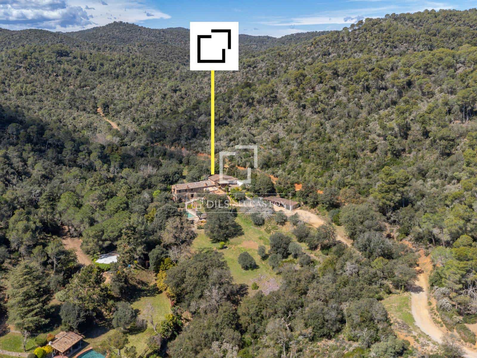 6 soveværelse Finca/Landehus til salg i Mont-ras med swimmingpool - € 2.225.000 (Ref: 9935100)