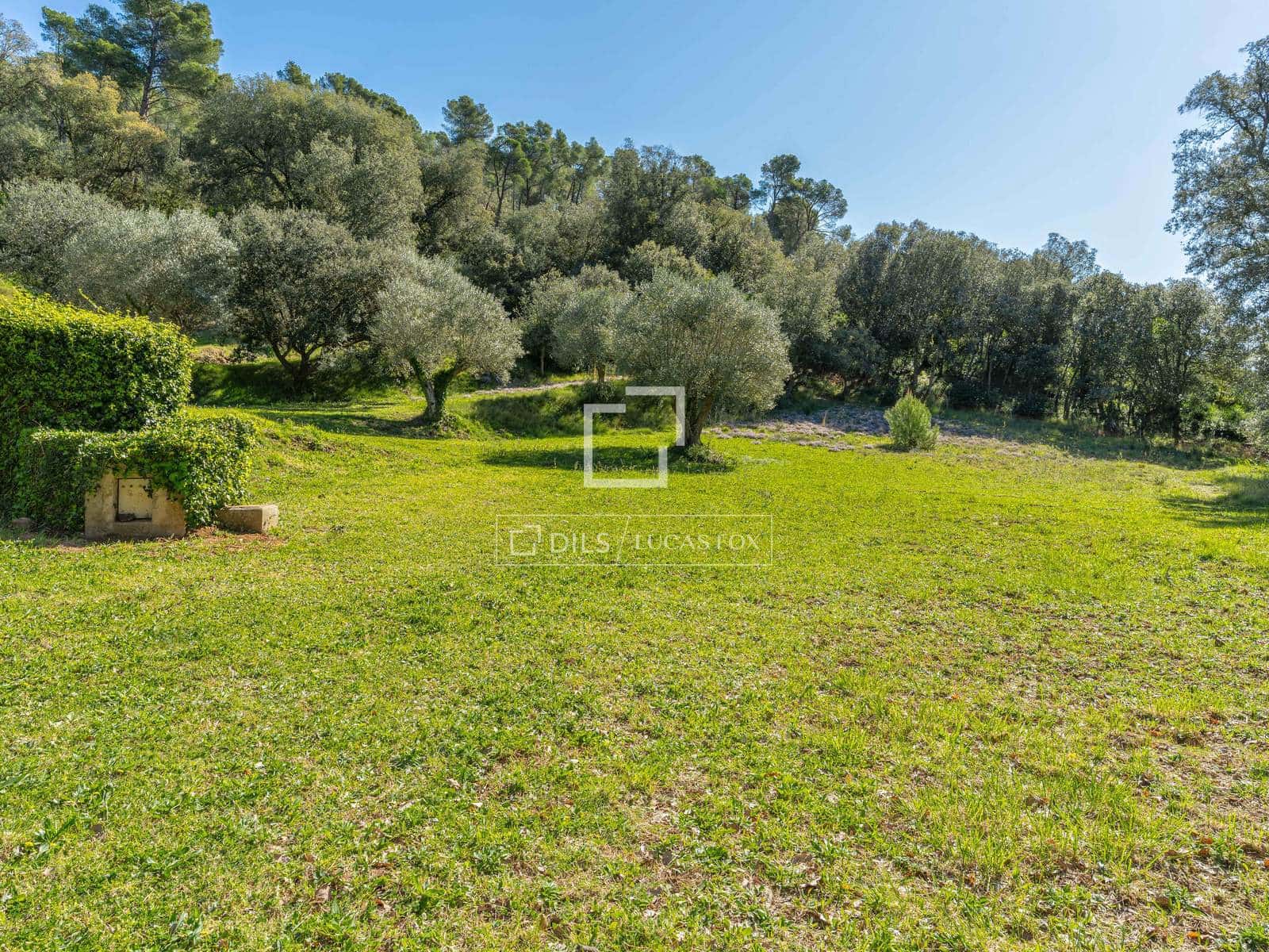 6 soveværelse Finca/Landehus til salg i Mont-ras med swimmingpool - € 2.225.000 (Ref: 9935100)