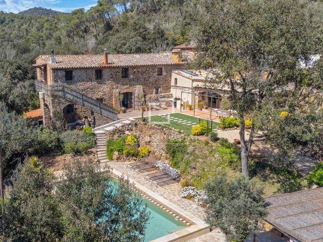 6 Zimmer Finca/Landgut zu verkaufen in Mont-ras mit Pool Garage - 2.225.000 € (Ref: 9935100)