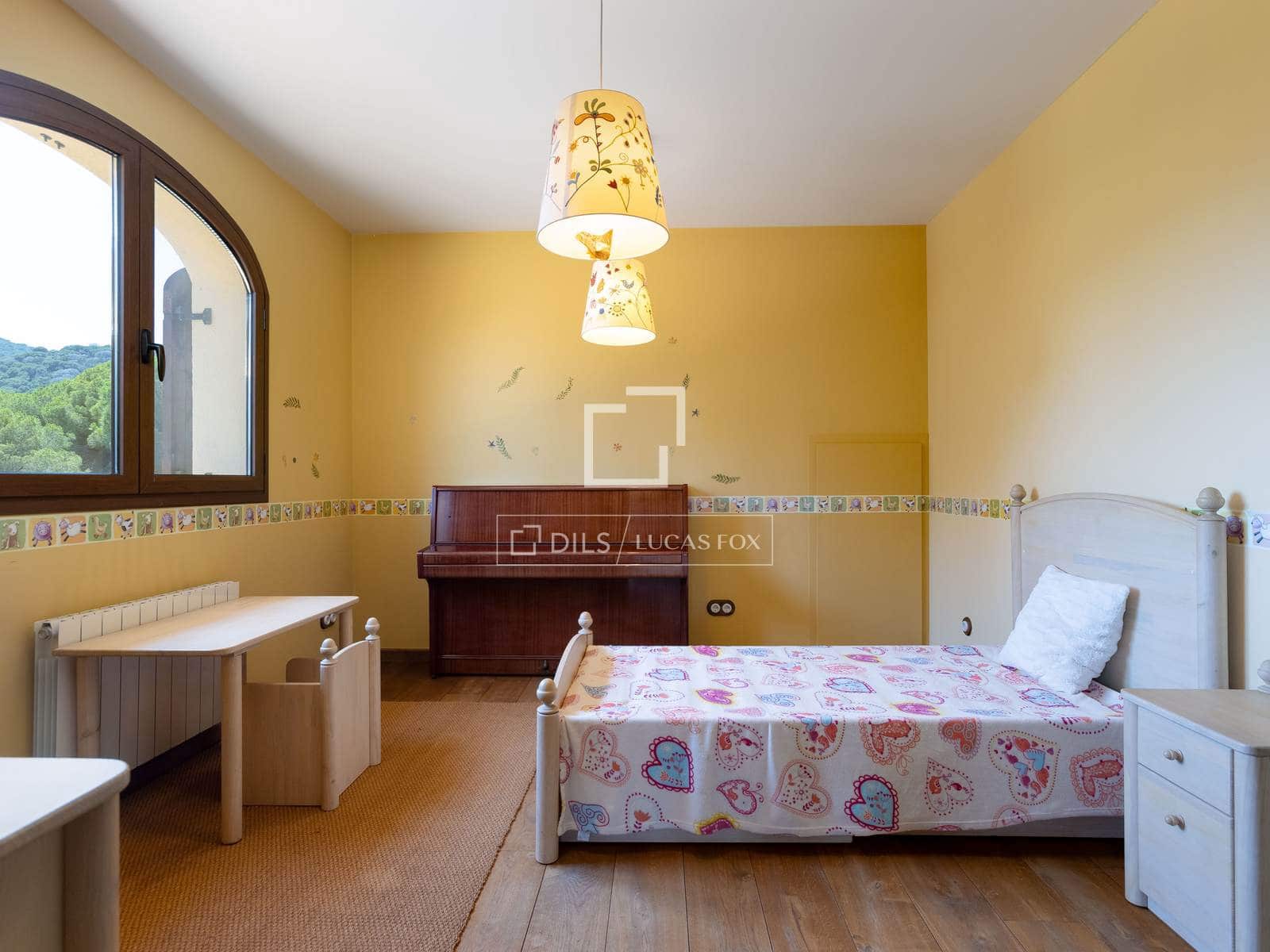 6 Zimmer Villa zu verkaufen in Argentona mit Pool Garage - 998.000 € (Ref: 9935101)