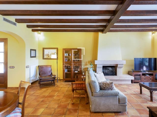 6 Zimmer Villa zu verkaufen in Argentona mit Pool Garage - 998.000 € (Ref: 9935101)