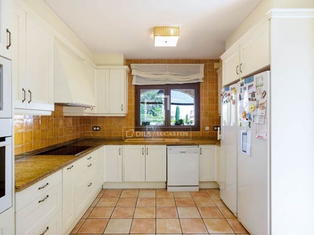 6 Zimmer Villa zu verkaufen in Argentona mit Pool Garage - 998.000 € (Ref: 9935101)