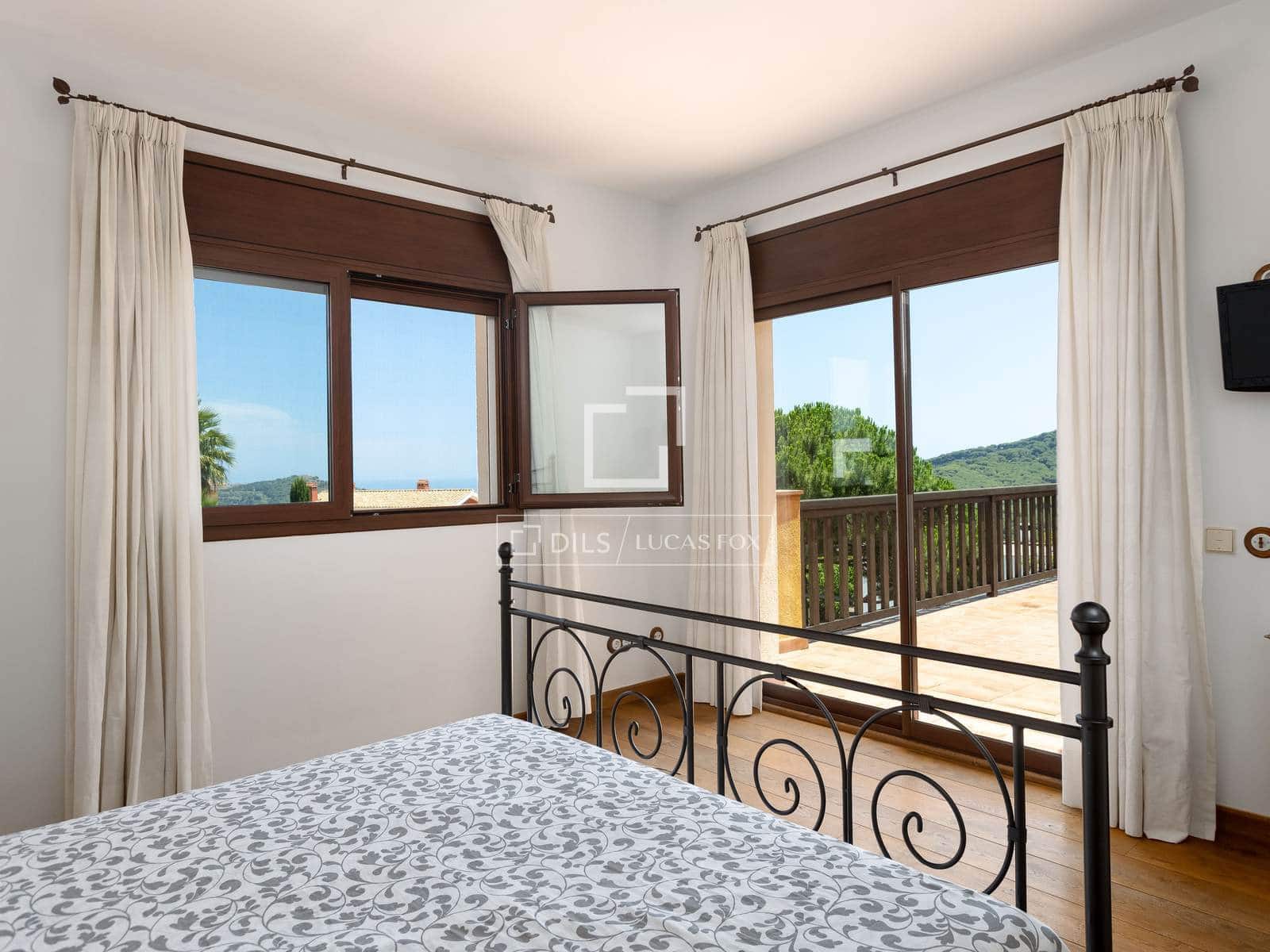 6 Zimmer Villa zu verkaufen in Argentona mit Pool Garage - 998.000 € (Ref: 9935101)