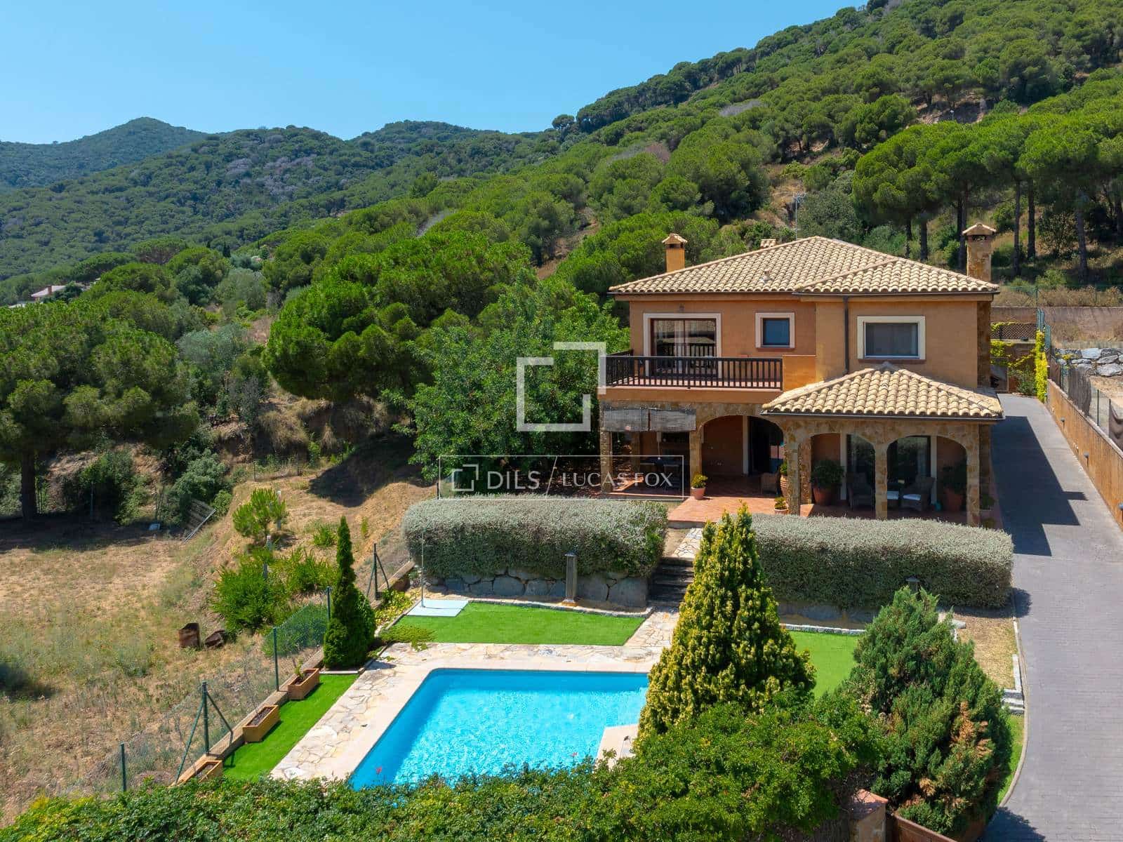 6 Zimmer Villa zu verkaufen in Argentona mit Pool Garage - 998.000 € (Ref: 9935101)