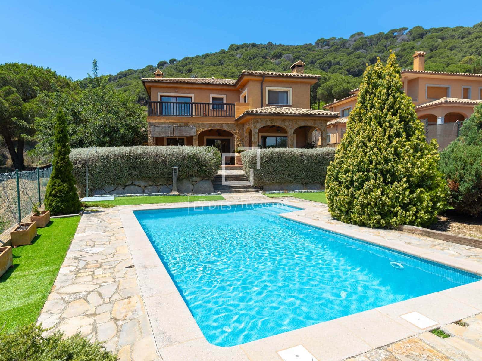 6 Zimmer Villa zu verkaufen in Argentona mit Pool Garage - 998.000 € (Ref: 9935101)