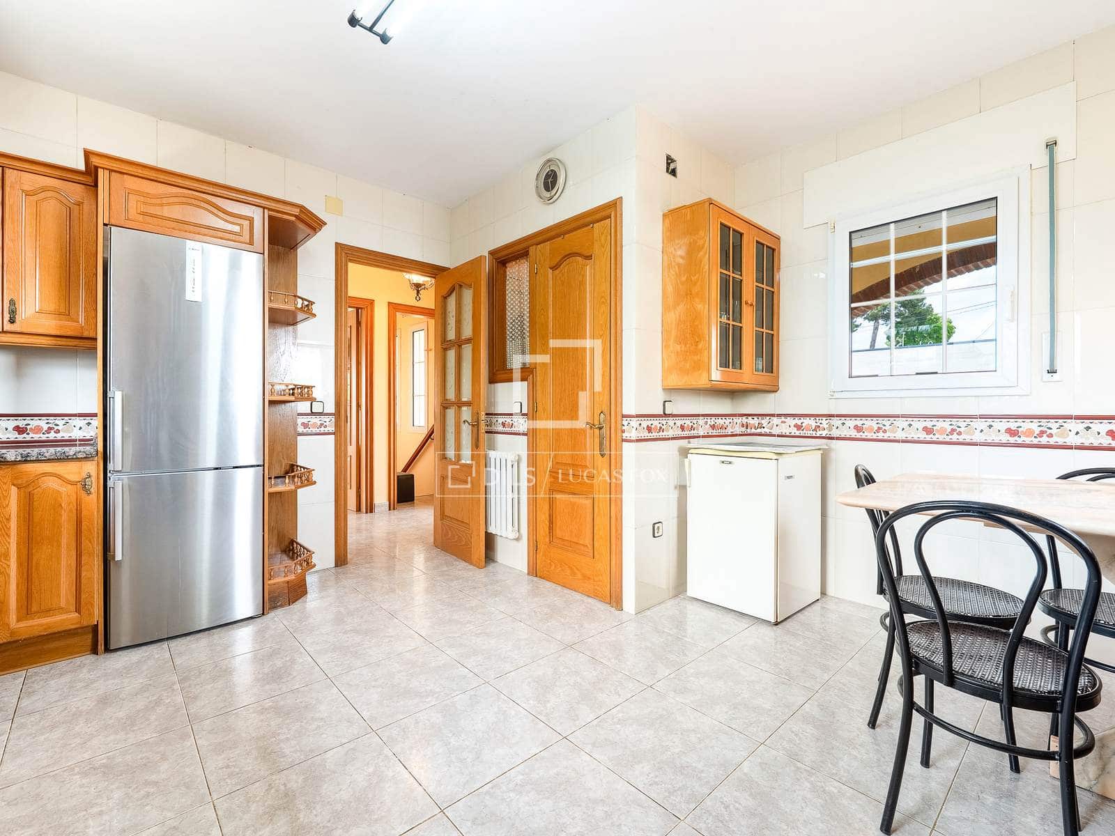 4 soveværelse Villa til salg i Banyeres del Penedes med swimmingpool garage - € 649.000 (Ref: 9935102)