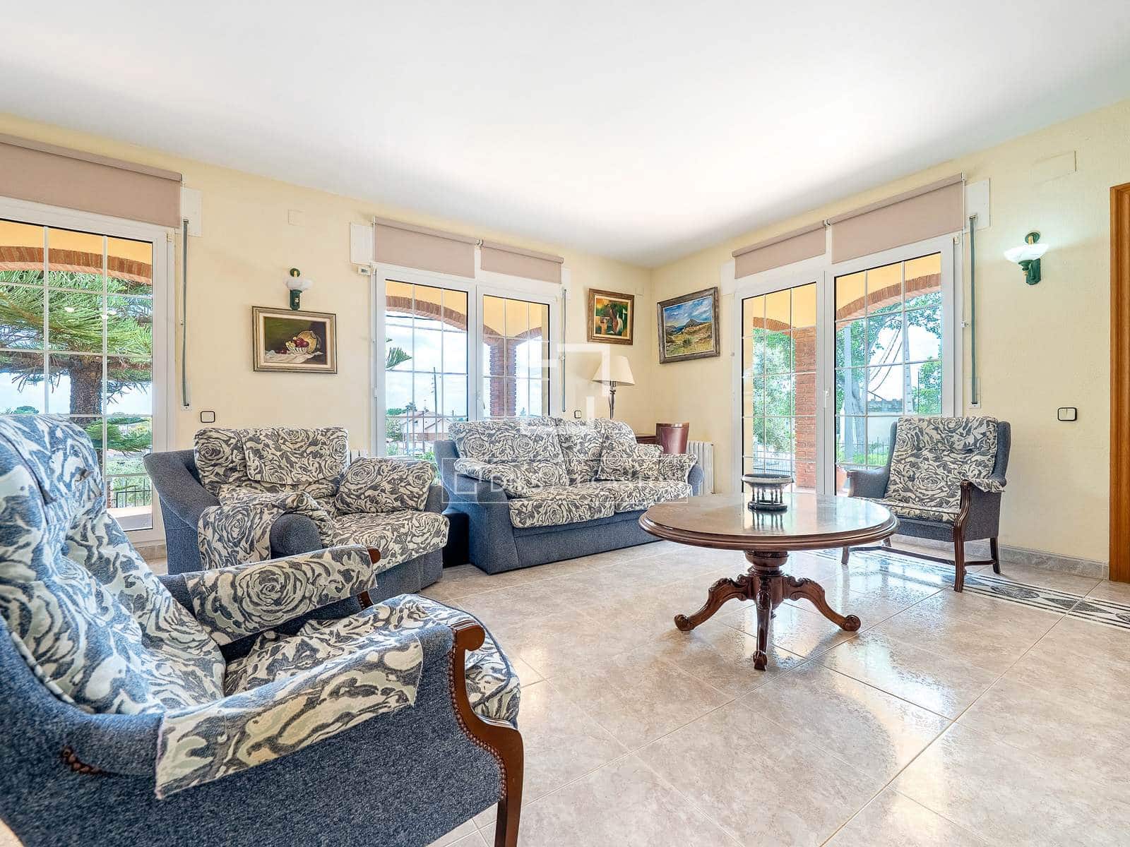 4 soveværelse Villa til salg i Banyeres del Penedes med swimmingpool garage - € 649.000 (Ref: 9935102)