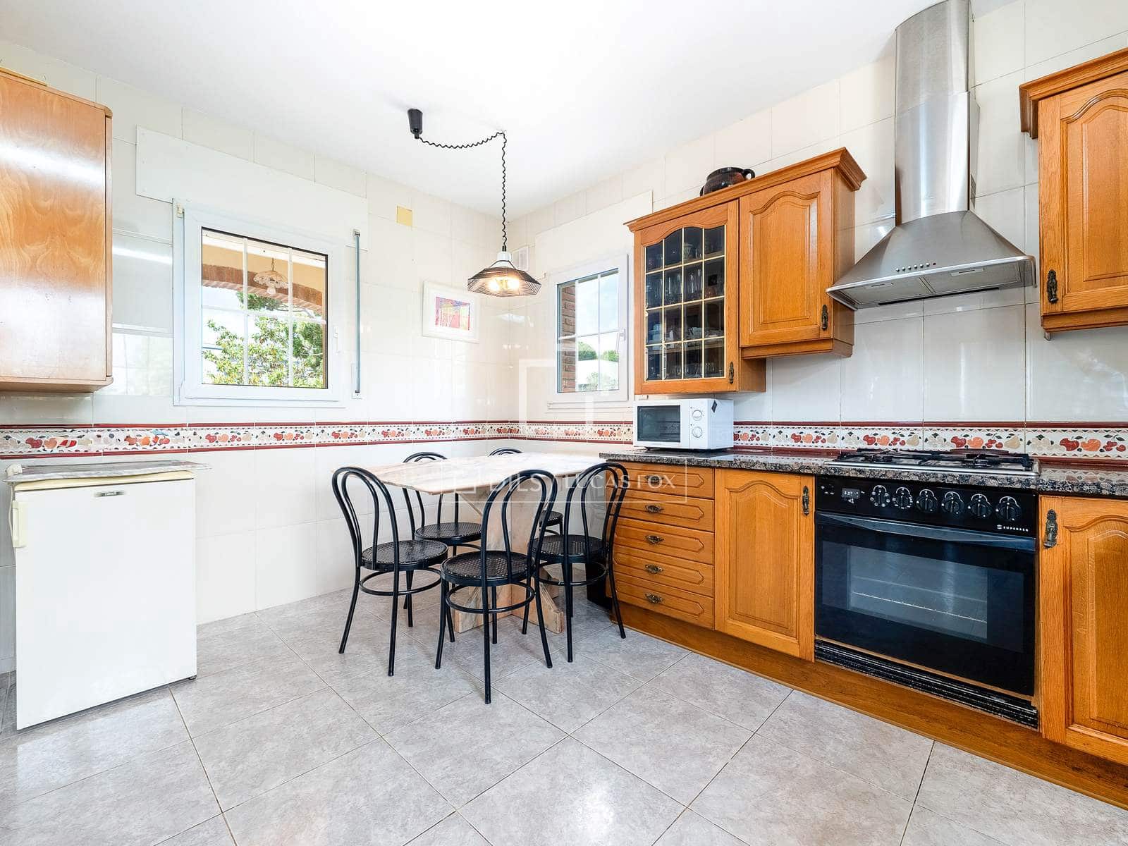 4 soveværelse Villa til salg i Banyeres del Penedes med swimmingpool garage - € 649.000 (Ref: 9935102)