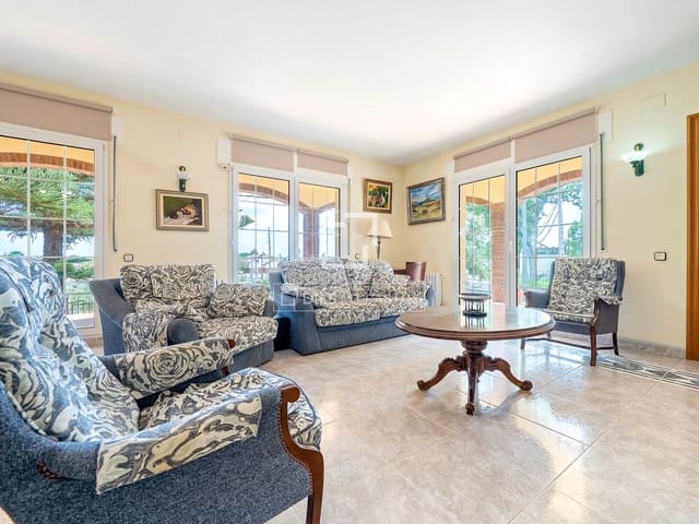 4 soveværelse Villa til salg i Banyeres del Penedès med swimmingpool garage - € 649.000 (Ref: 9935102)