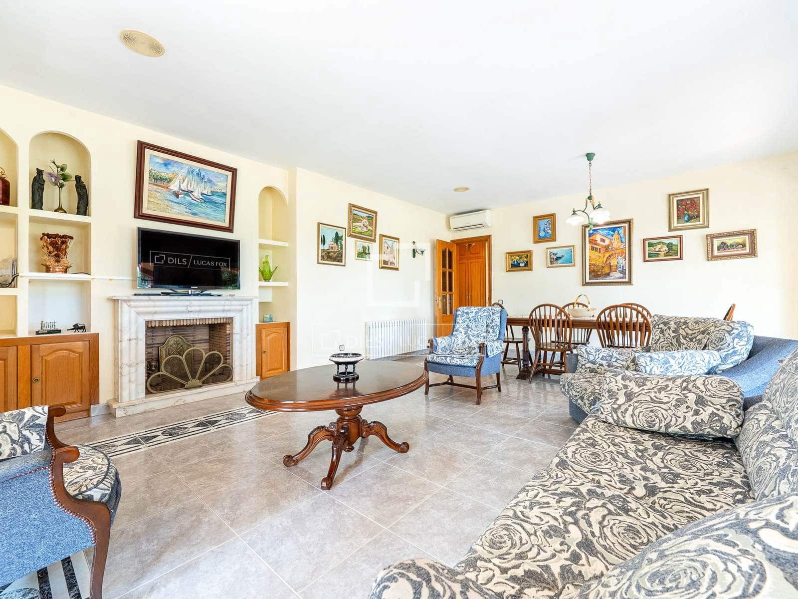4 soveværelse Villa til salg i Banyeres del Penedes med swimmingpool garage - € 649.000 (Ref: 9935102)