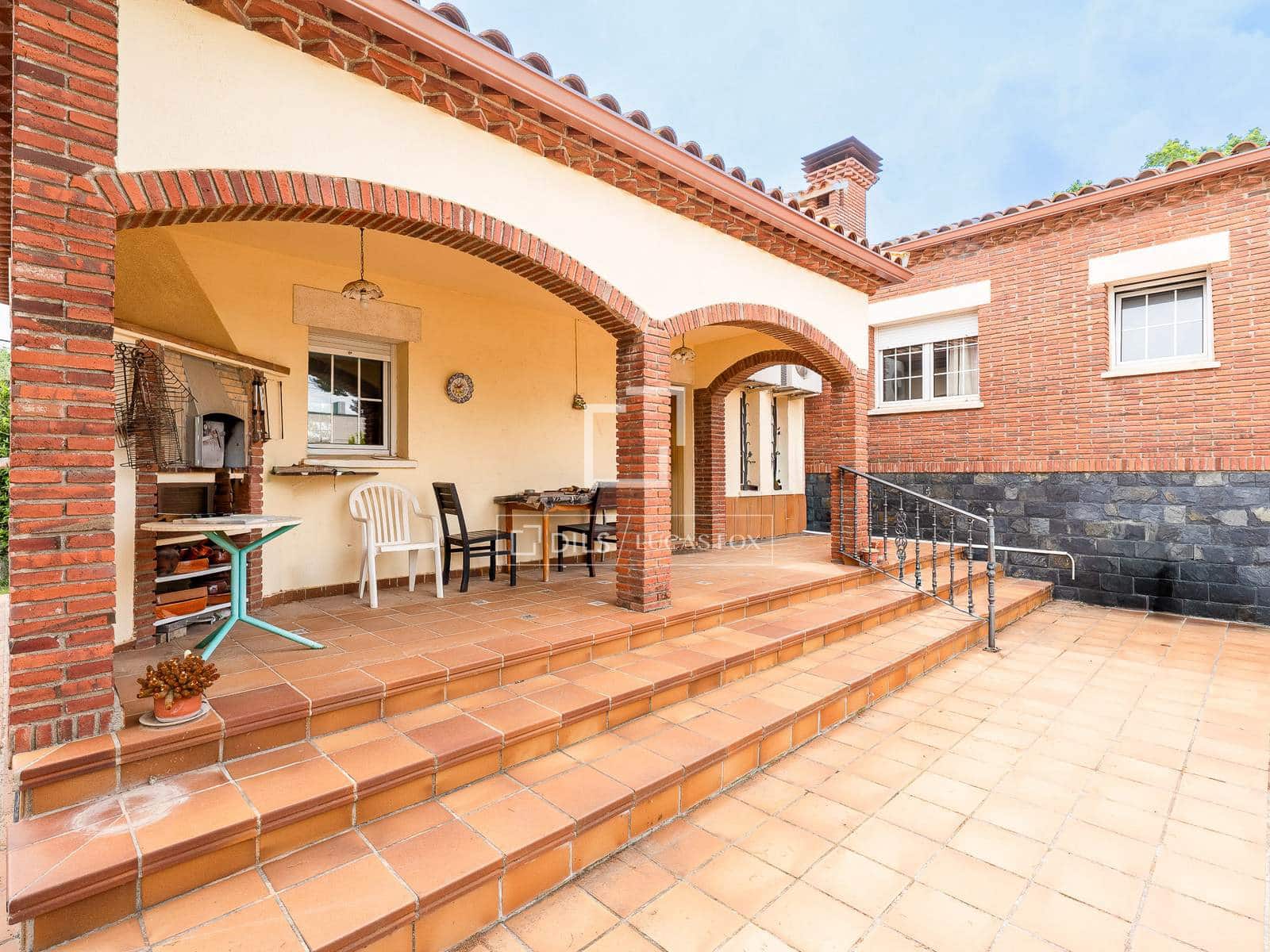 4 soveværelse Villa til salg i Banyeres del Penedes med swimmingpool garage - € 649.000 (Ref: 9935102)