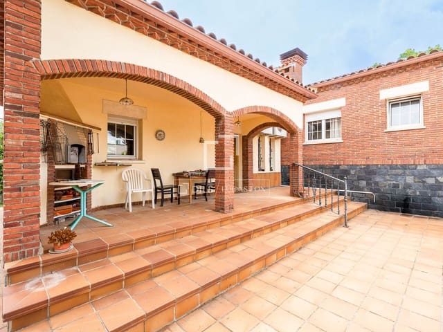 4 soveværelse Villa til salg i Banyeres del Penedès med swimmingpool garage - € 649.000 (Ref: 9935102)