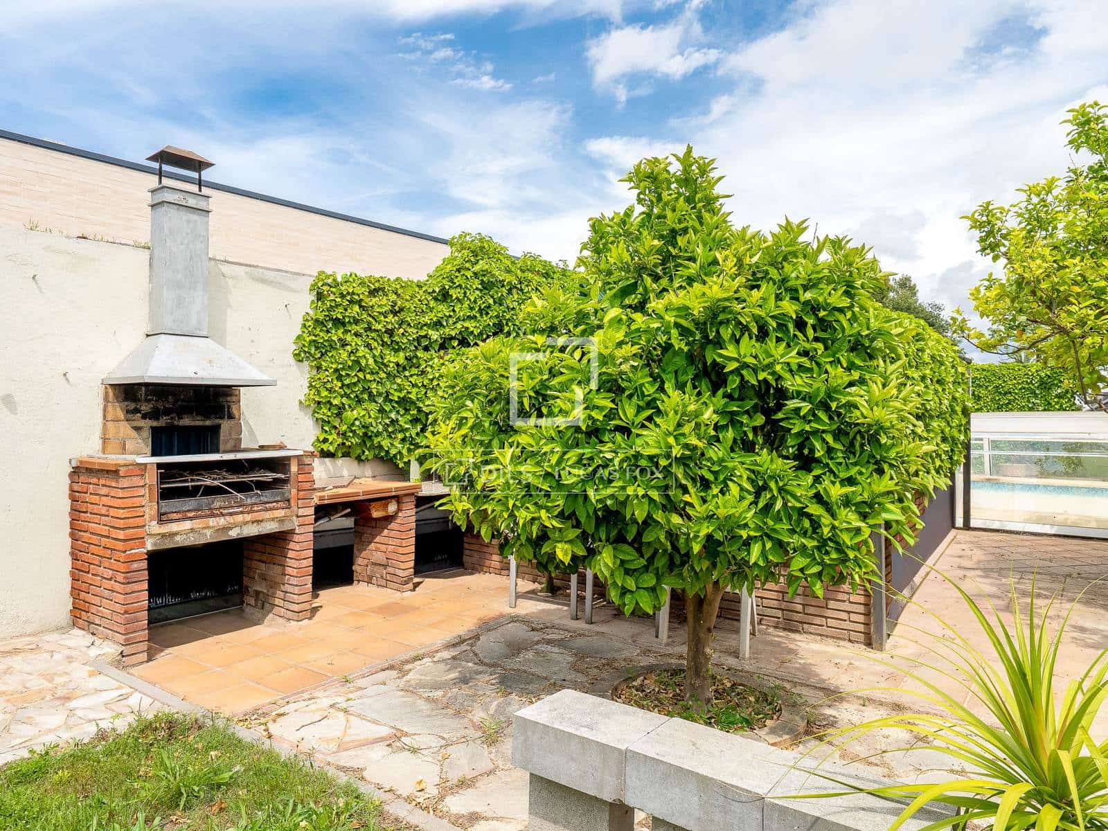 4 soveværelse Villa til salg i Banyeres del Penedes med swimmingpool garage - € 649.000 (Ref: 9935102)
