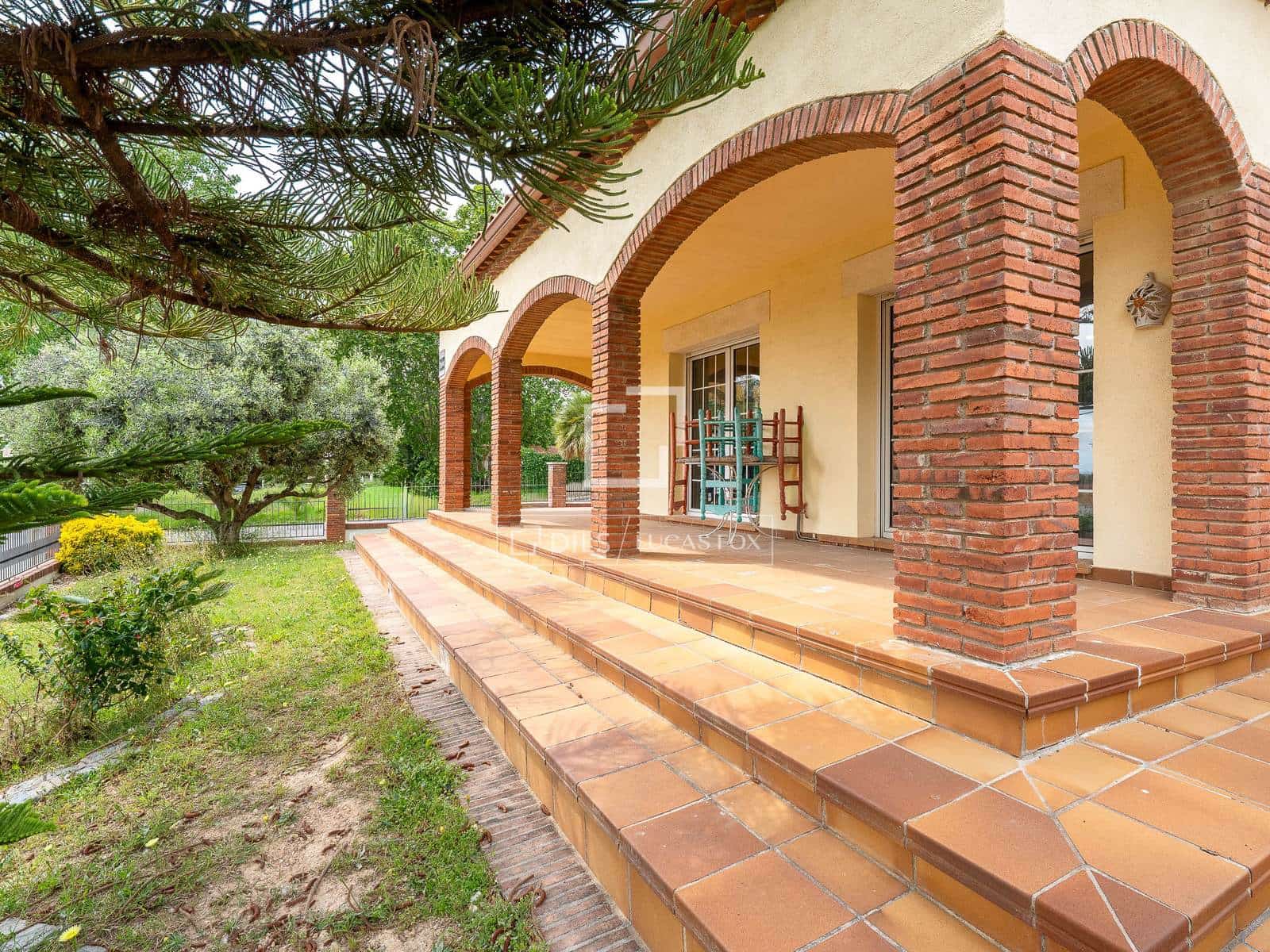 4 soveværelse Villa til salg i Banyeres del Penedes med swimmingpool garage - € 649.000 (Ref: 9935102)