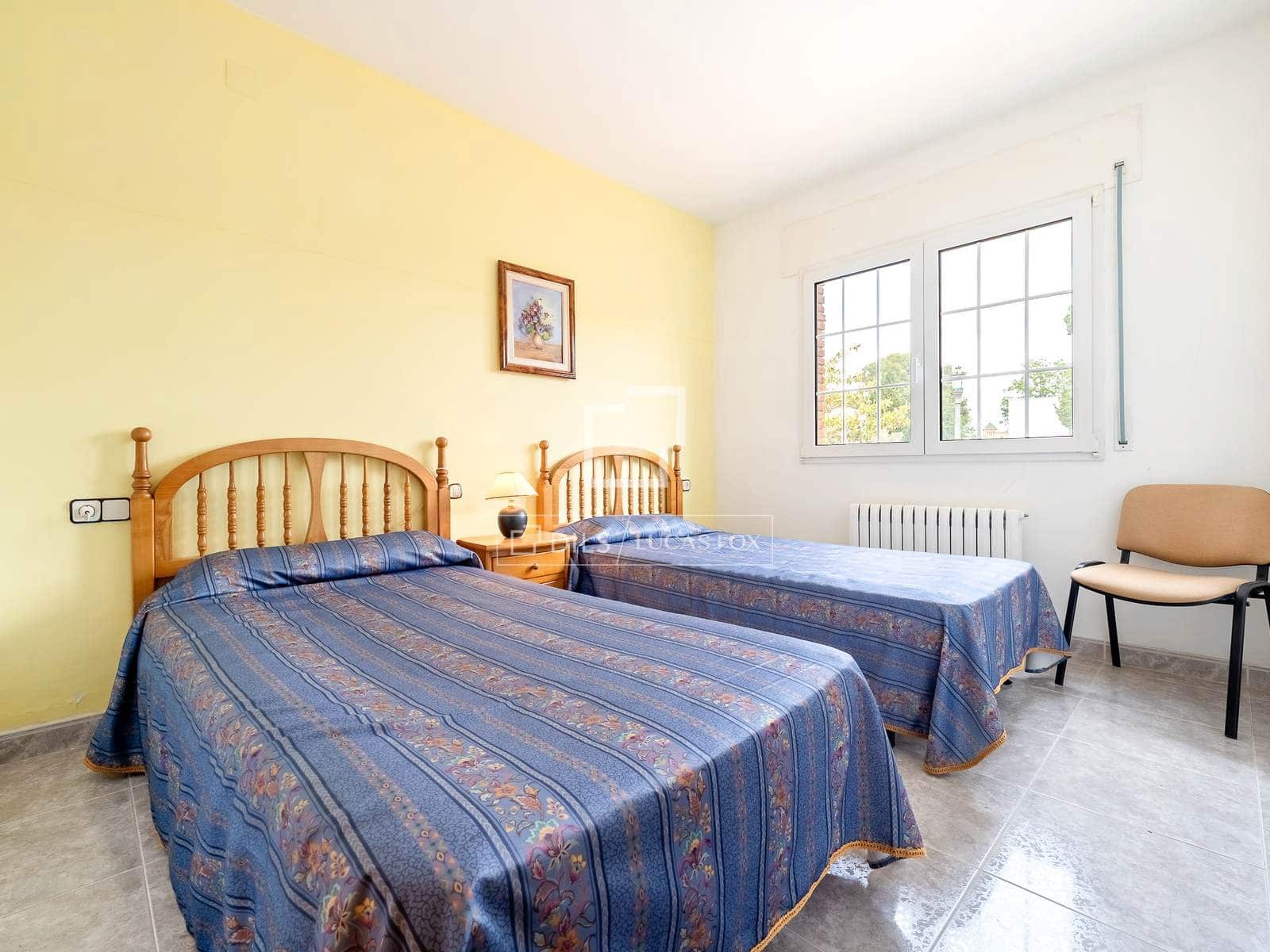 4 soveværelse Villa til salg i Banyeres del Penedes med swimmingpool garage - € 649.000 (Ref: 9935102)