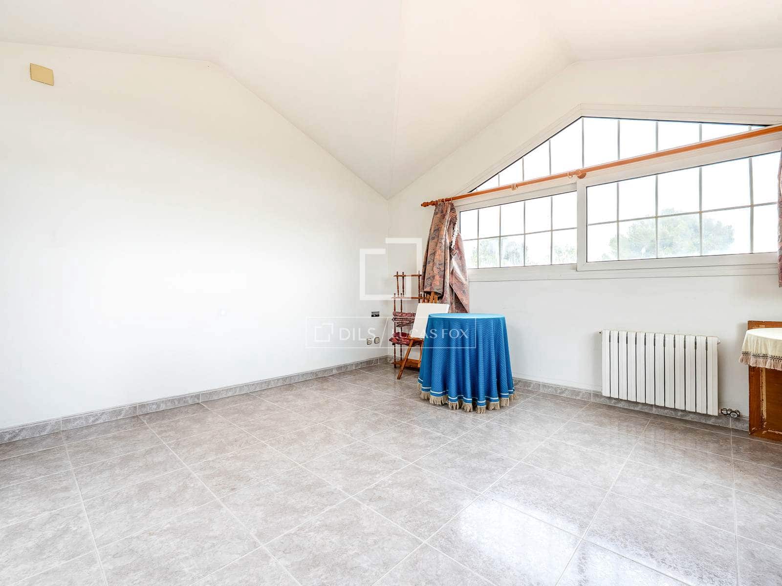 4 soveværelse Villa til salg i Banyeres del Penedes med swimmingpool garage - € 649.000 (Ref: 9935102)